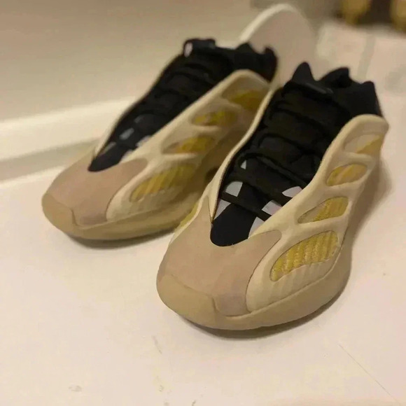 Adidas Yeezy 700 V3 "Safflower"APE 779001 
#126401668 Men's 10 US KANYE WEST - Picture 8 of 16